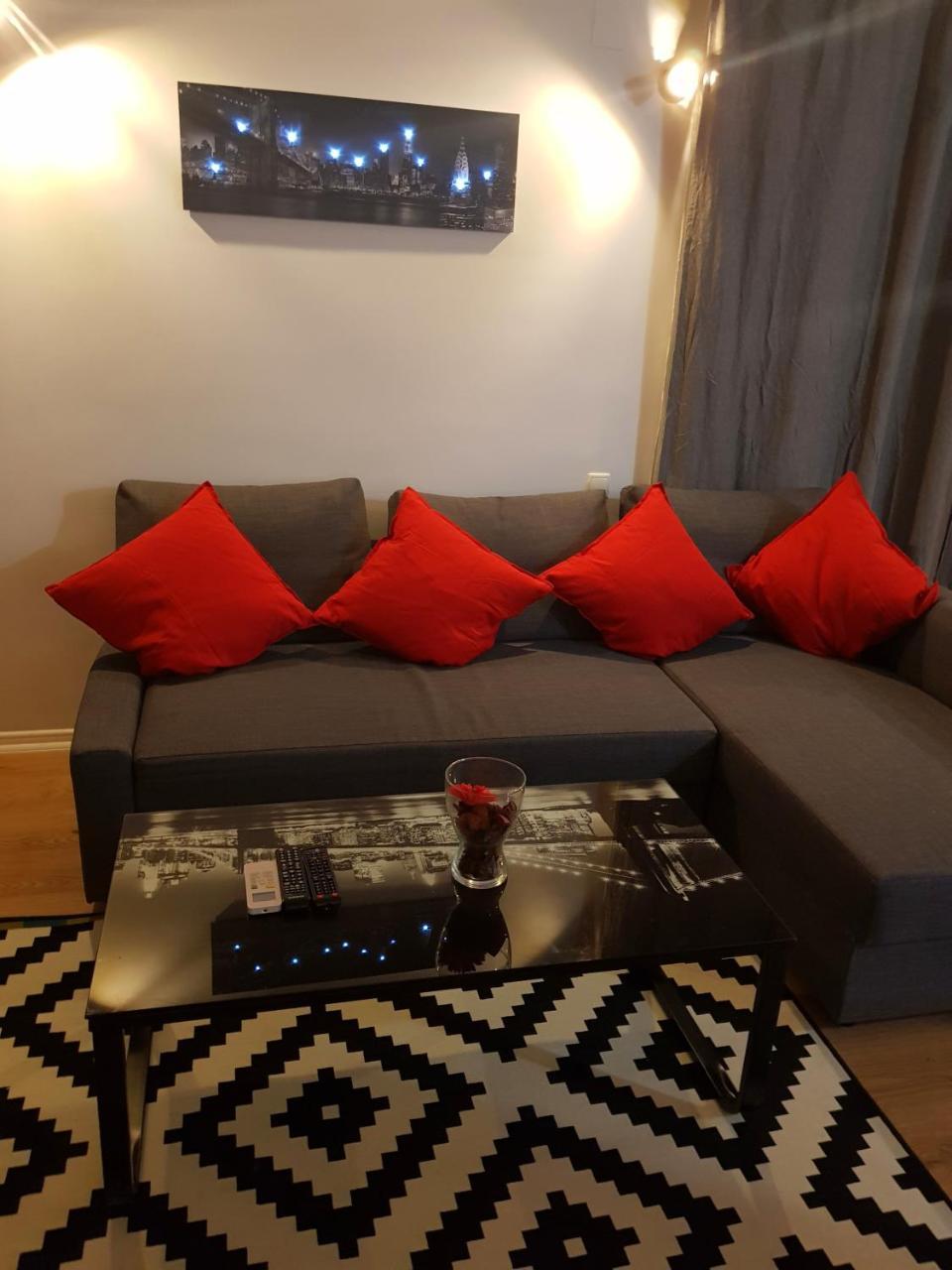 Modern Apartment With Pool In North Bucharest Cretuleasca 外观 照片